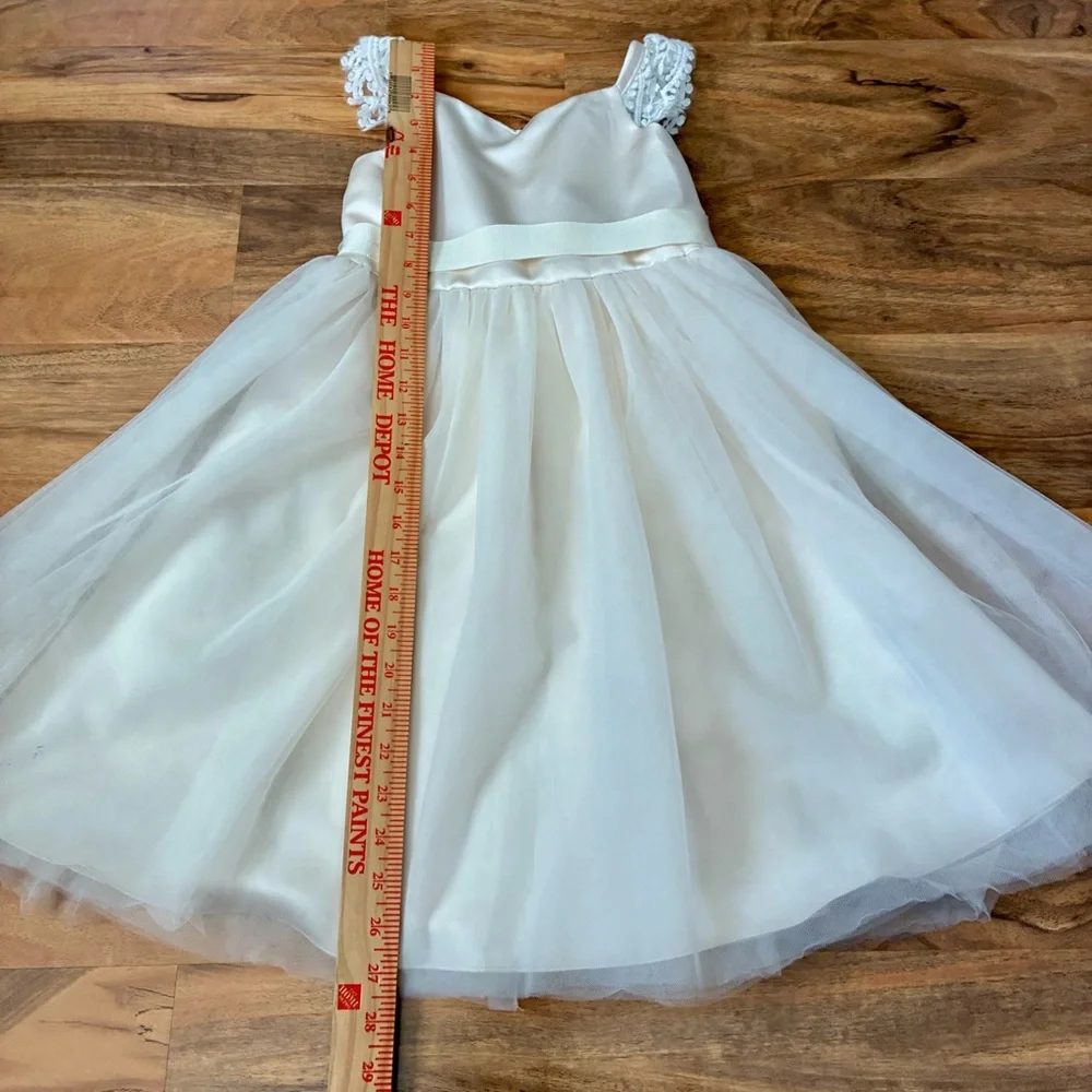 David’s Bridal Size 4 Ivory Flower Girl Dress With Bow Worn Once - Picture 11 of 14